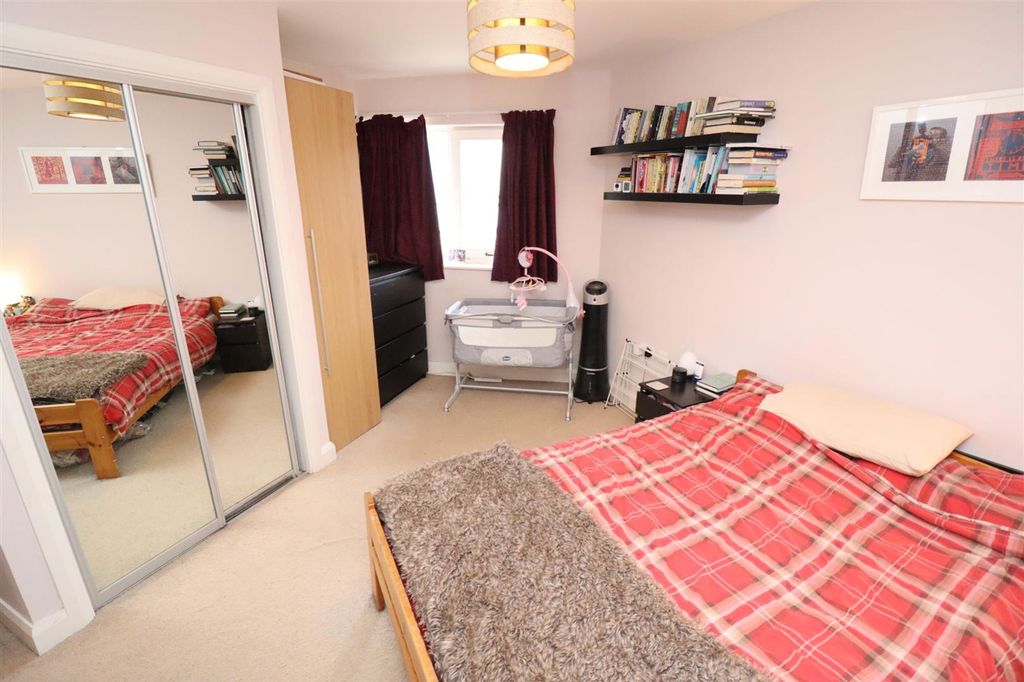 Property photo 3 of 11