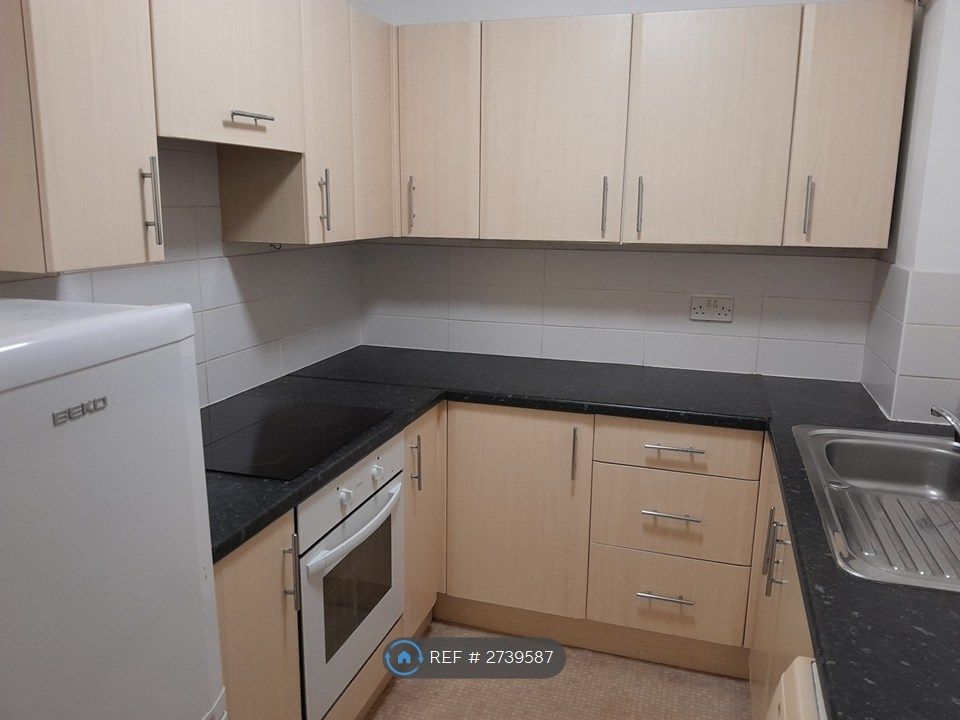 Property photo 2 of 6 Kitchen