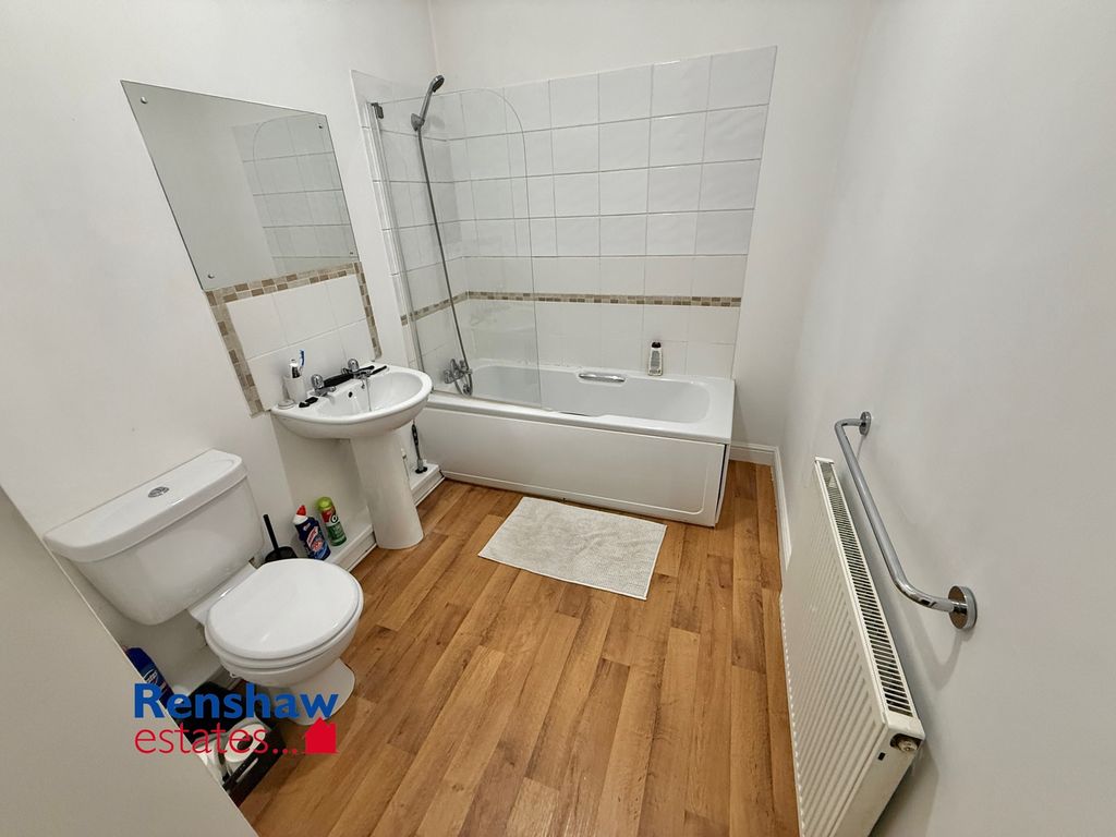 Property photo 3 of 8 Bath