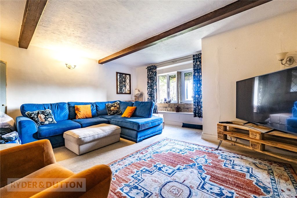 Property photo 3 of 22 Sitting Room