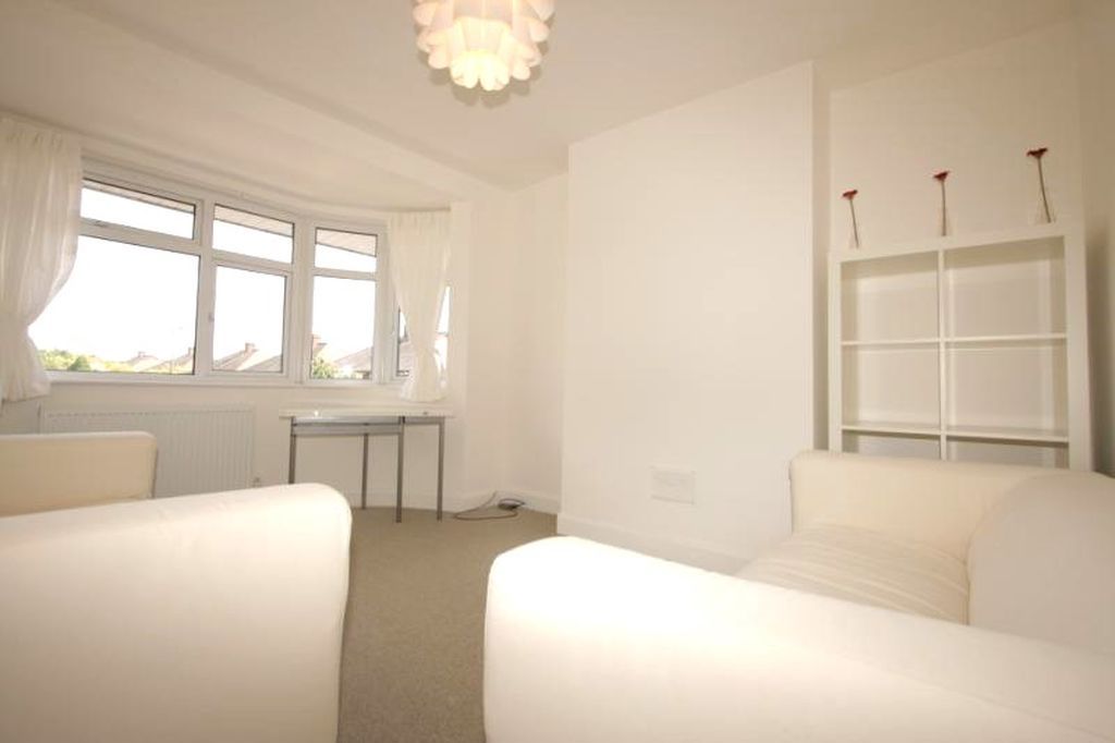 Property photo 3 of 7 Photo 7