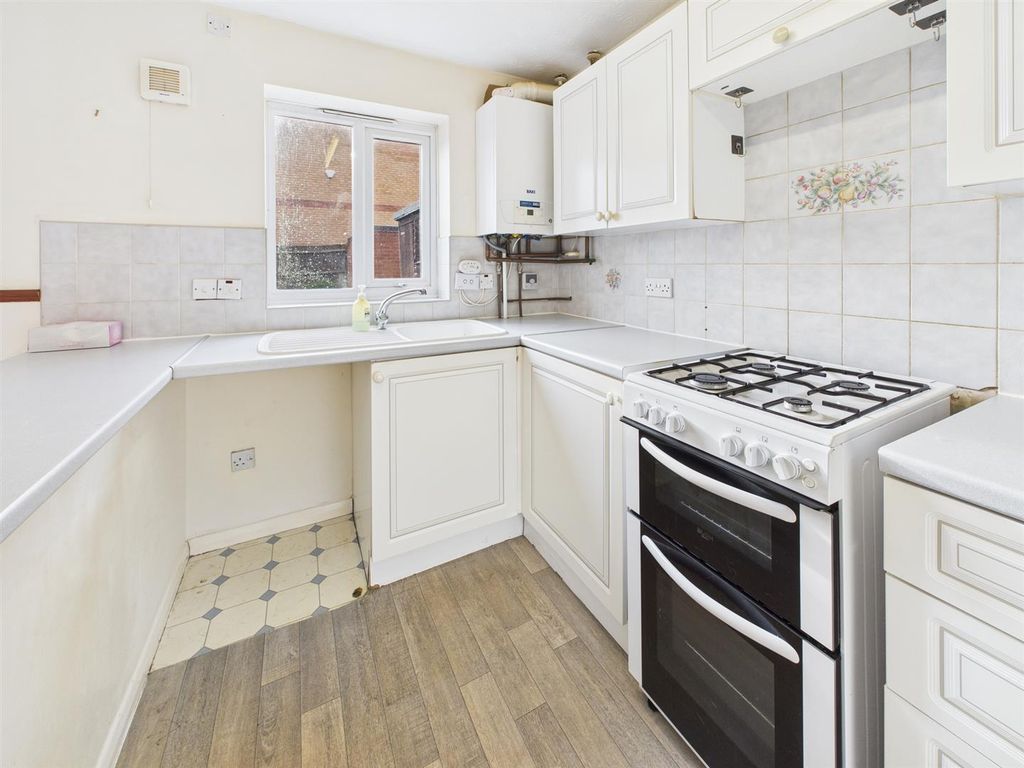 Property photo 3 of 14 Kitchen