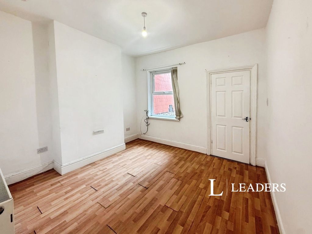 Property photo 3 of 13 Pbox-Img.Jpg