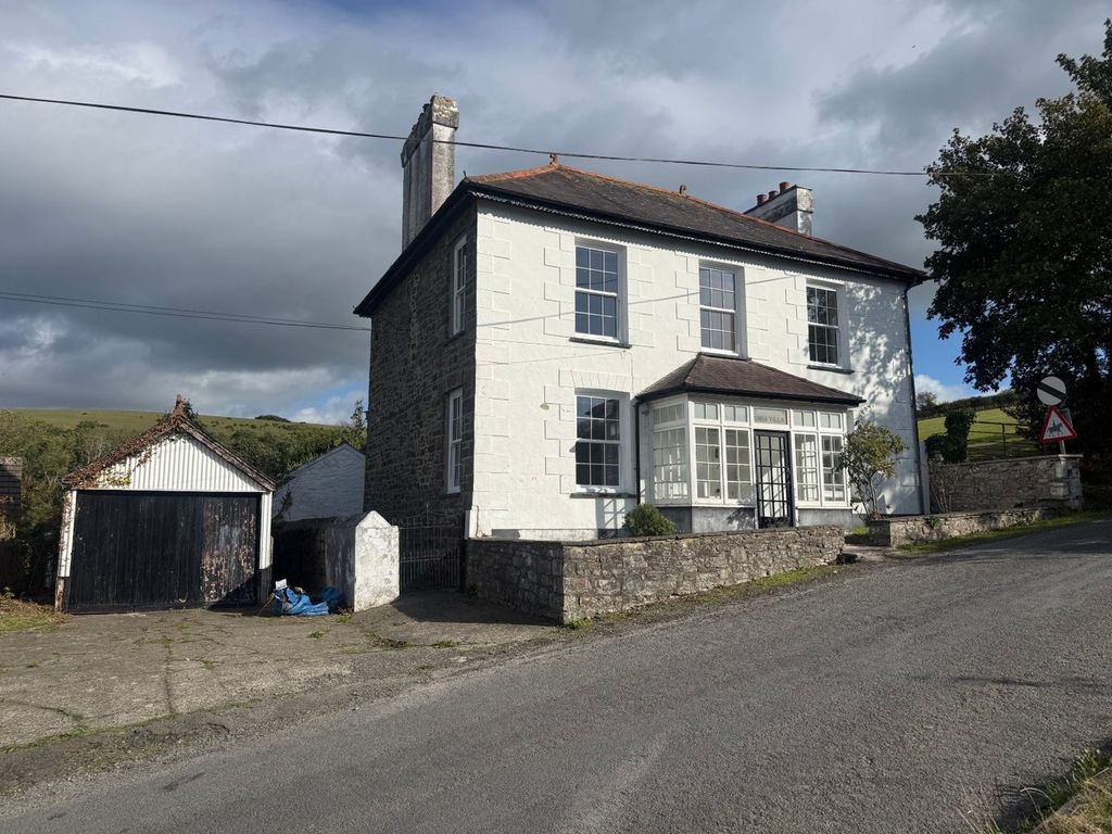 Property photo 2 of 43