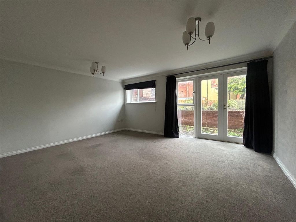 Property photo 3 of 13 15.Jpg