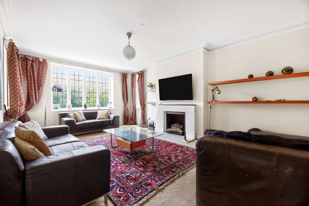 Property photo 2 of 20