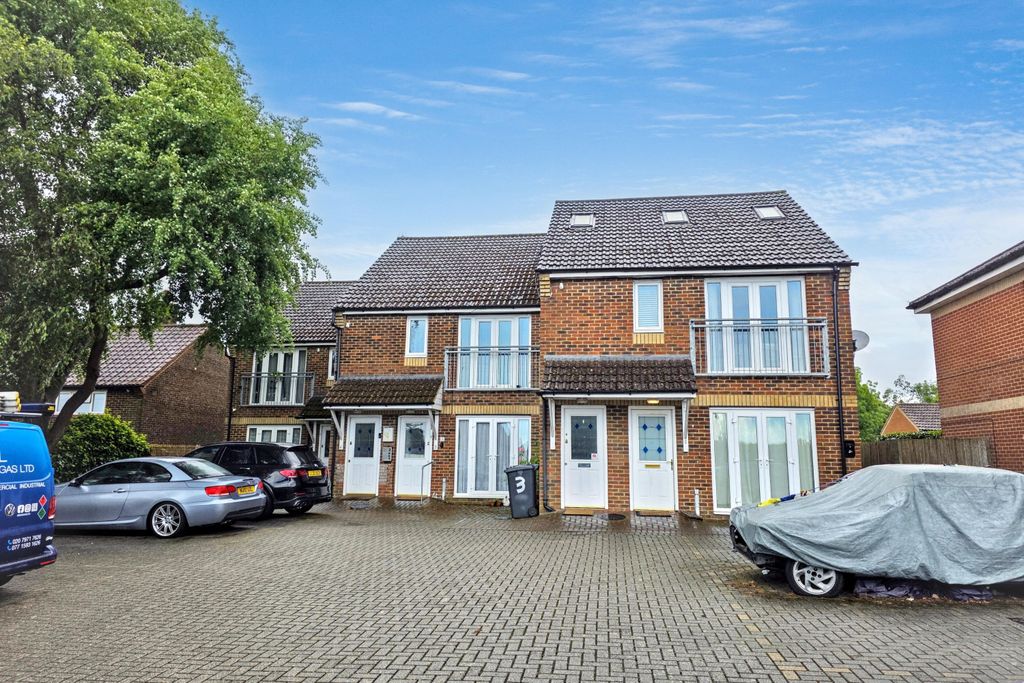 Property photo 1 of 1 2 Parsonage Court, Cranes Way, Borehamwood, Hertfordshire, Wd6 2La