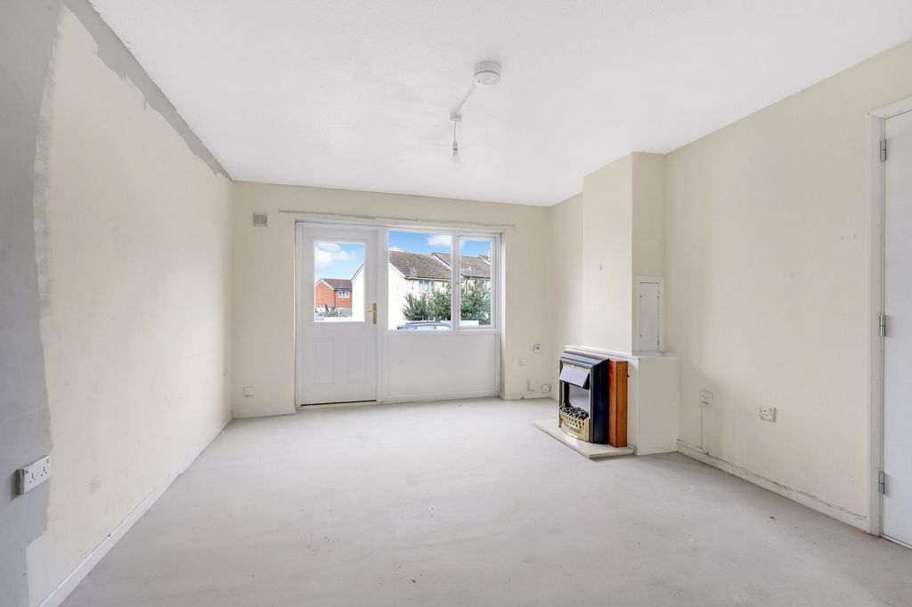 Property photo 3 of 9