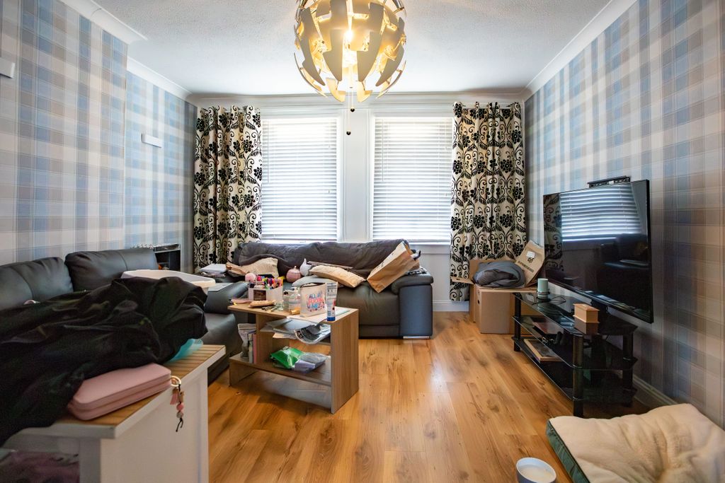 Property photo 3 of 20