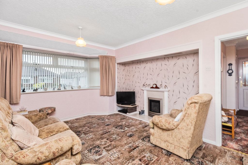 Property photo 3 of 20