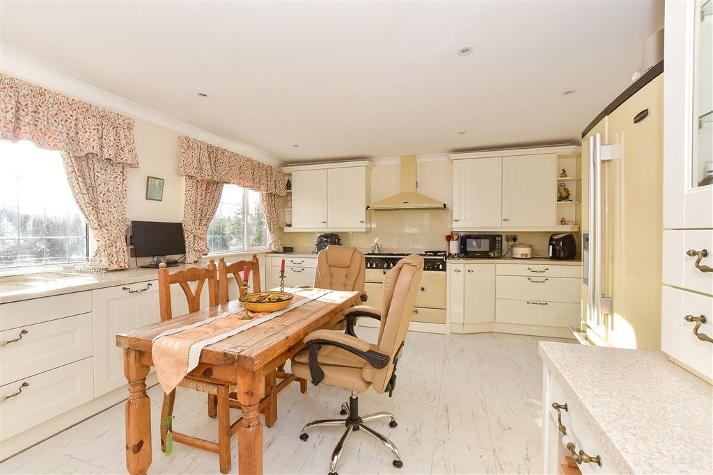 Property photo 3 of 18 Kitchen/Dining Room