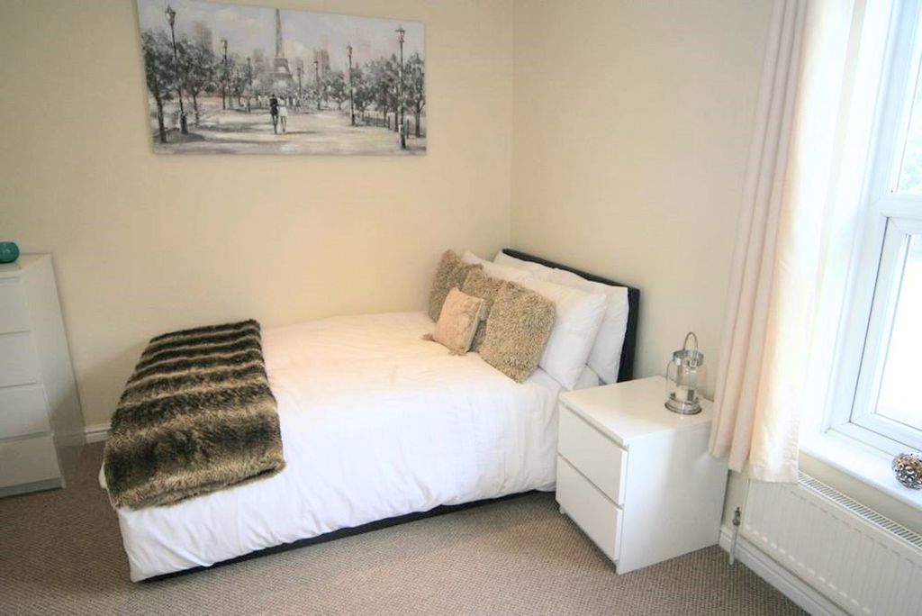 Property photo 1 of 7 Photo 7