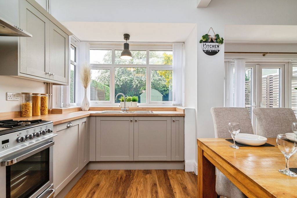Property photo 2 of 21 Pbox-Img.Jpg