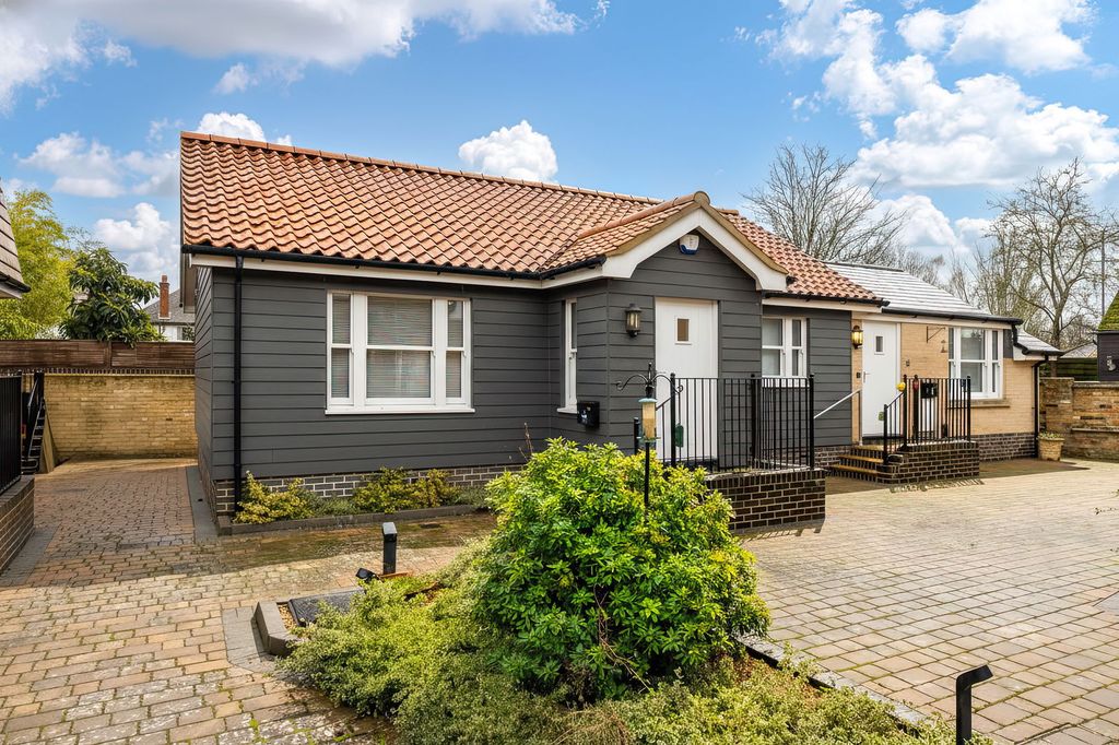 Property photo 1 of 5