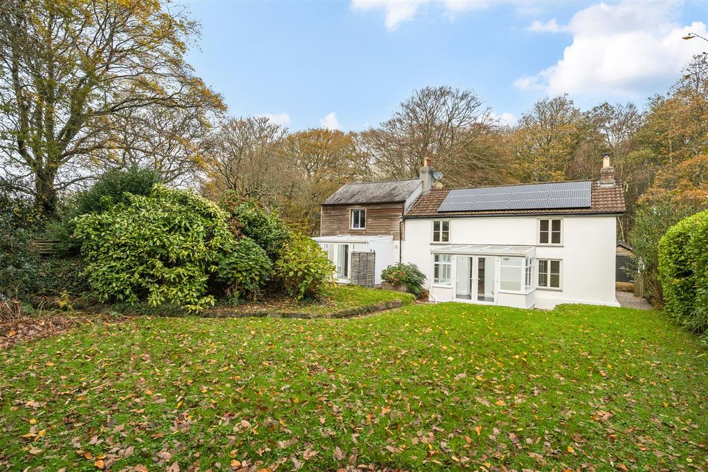 Property photo 2 of 20