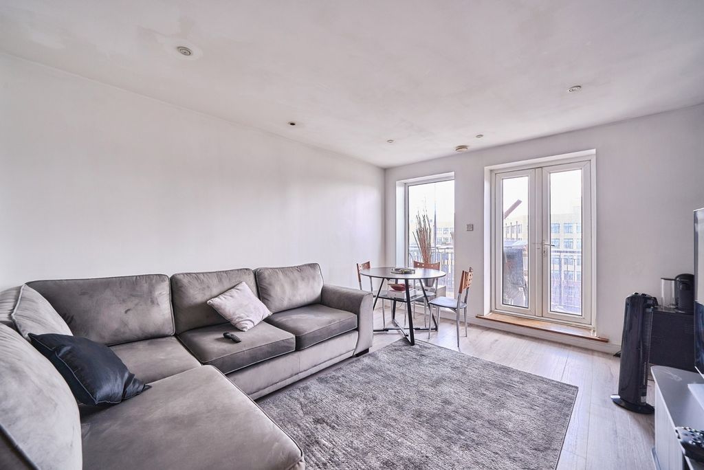 Property photo 2 of 12 Pbox-Img.Jpg