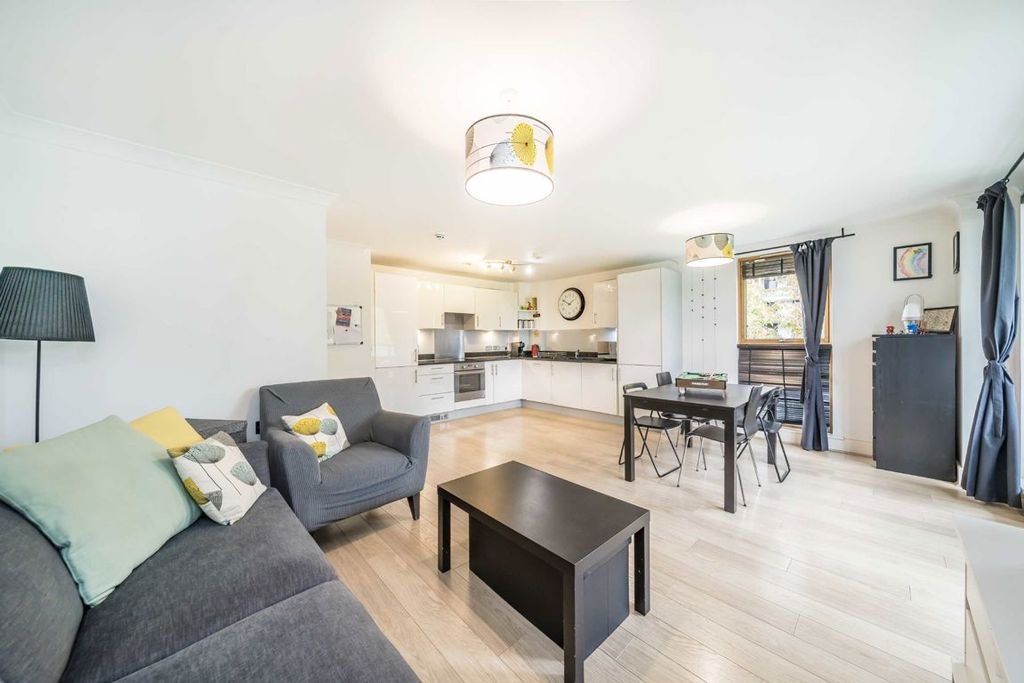 Property photo 2 of 7