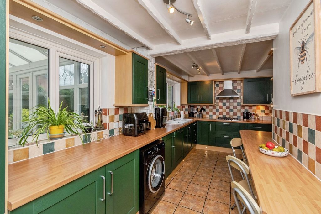 Property photo 3 of 20 Kitchen