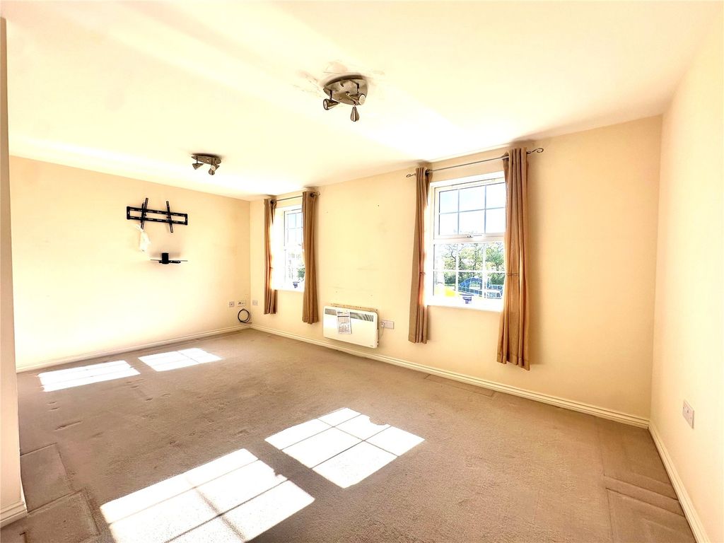 Property photo 2 of 11 Picture No. 19