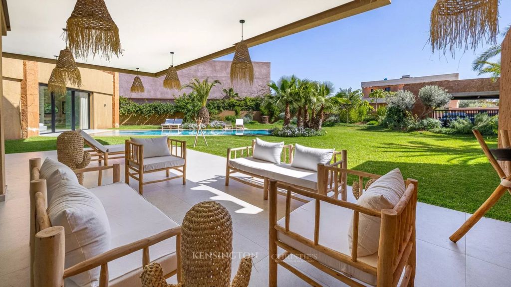 Property photo 3 of 35