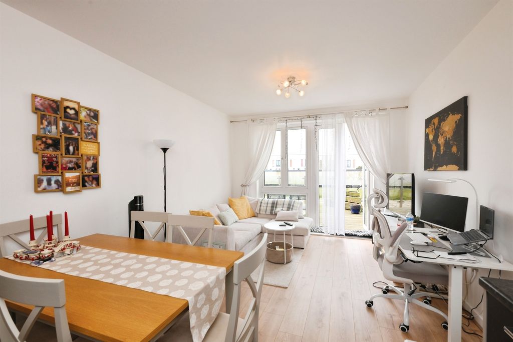 Property photo 3 of 15