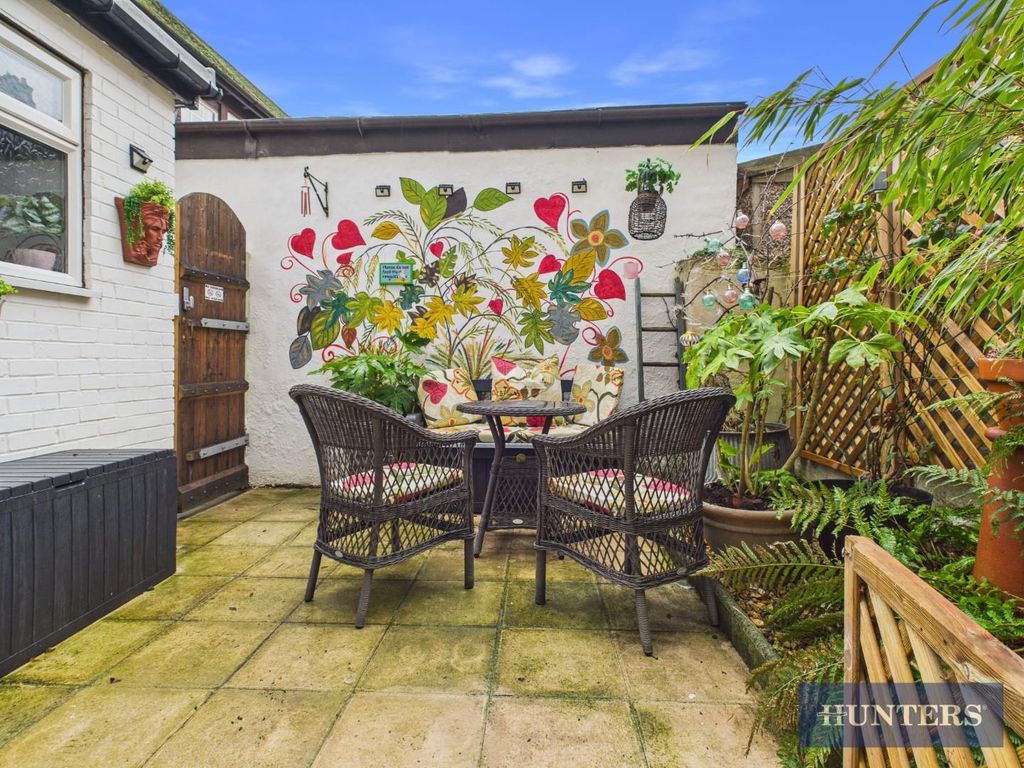 Property photo 3 of 17 Courtyard