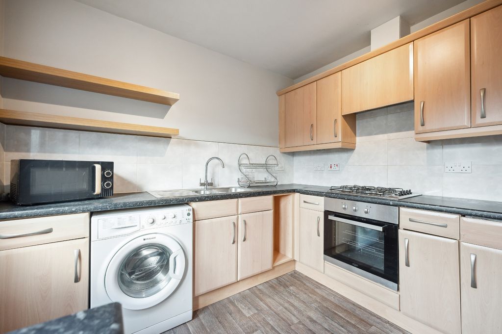 Property photo 3 of 9 3