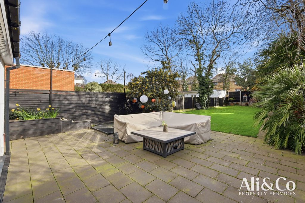 Additional image 28 of 4 bed semi-detached house for saleCollege Avenue, Grays RM17