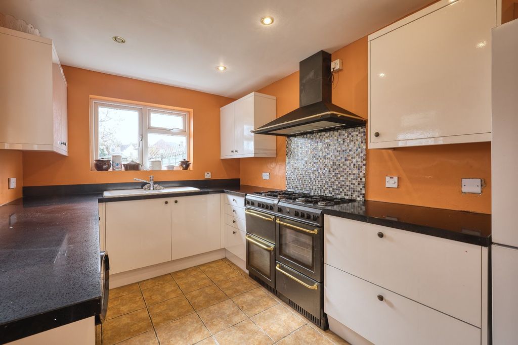 Property photo 3 of 10 Picture 3