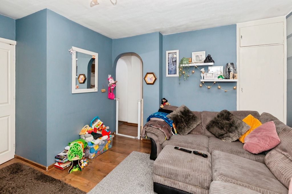 Property photo 3 of 19