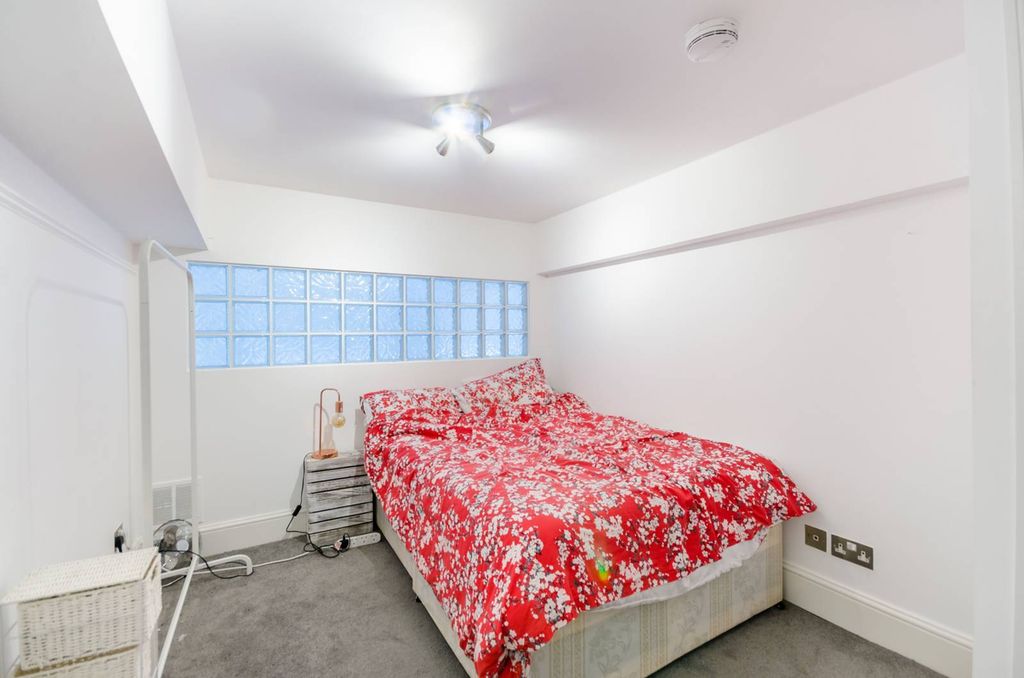 Property photo 3 of 5