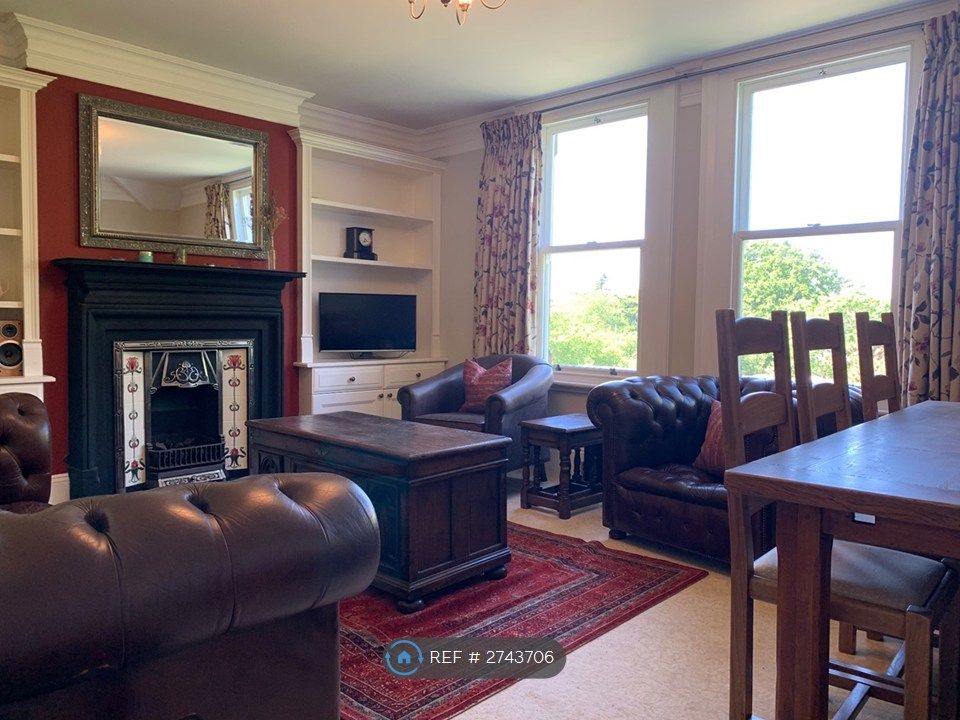 Property photo 3 of 9 Living Room