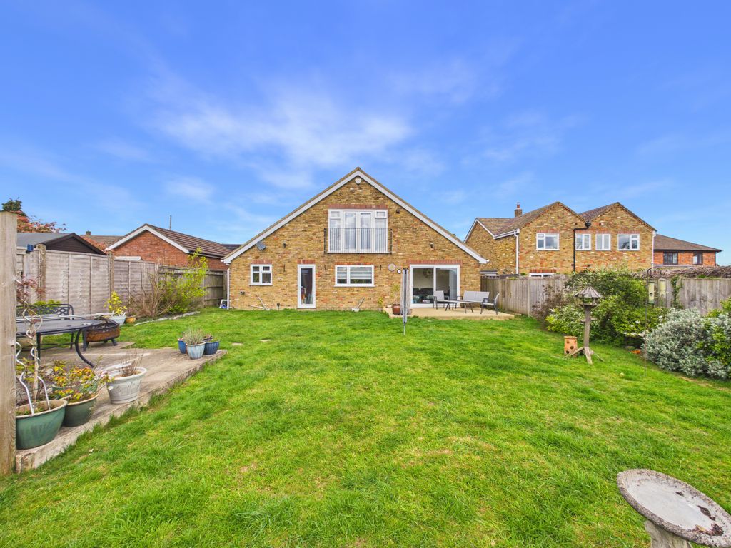 Property photo 1 of 17 Cam01354G0-Pr0705-Still027