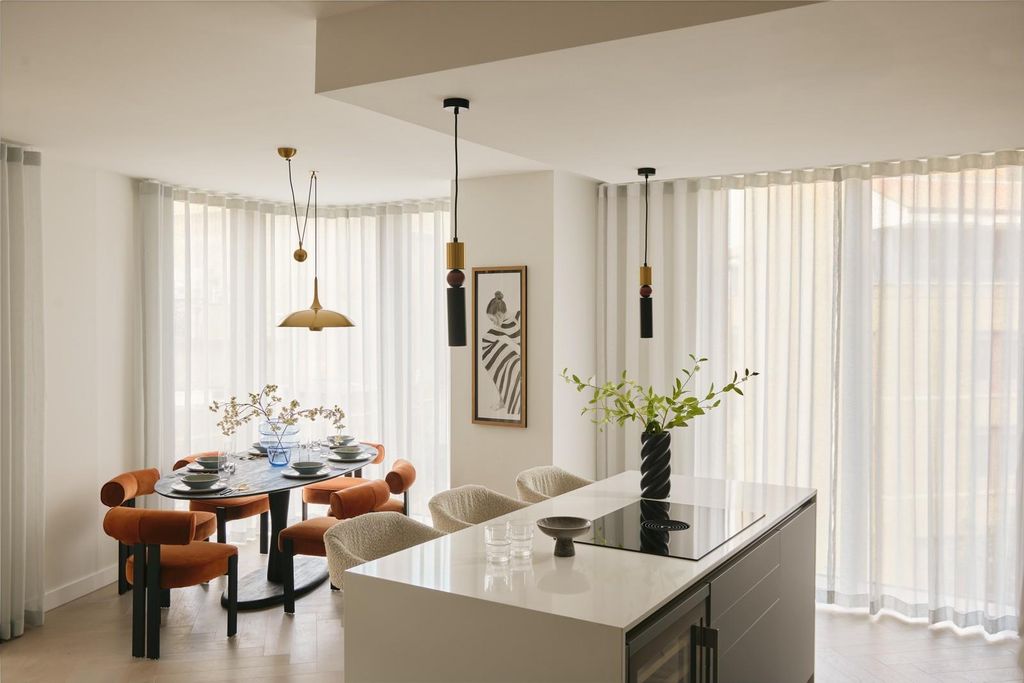 Property photo 2 of 13 Vb5266519_01_Jtre_-_Bankside_Apts._18.09.24_3_1600