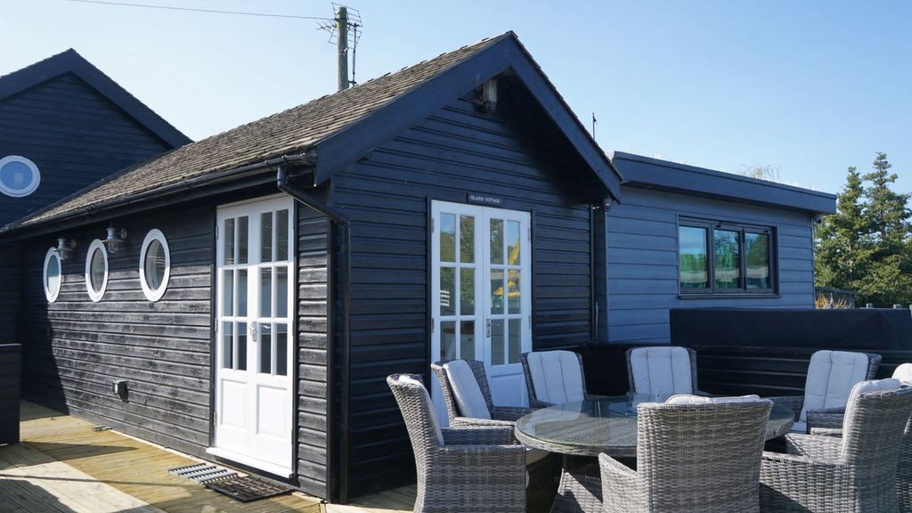 Property photo 1 of 18 Picture No. 01