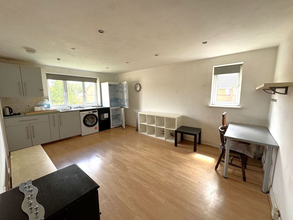 Property photo 2 of 9