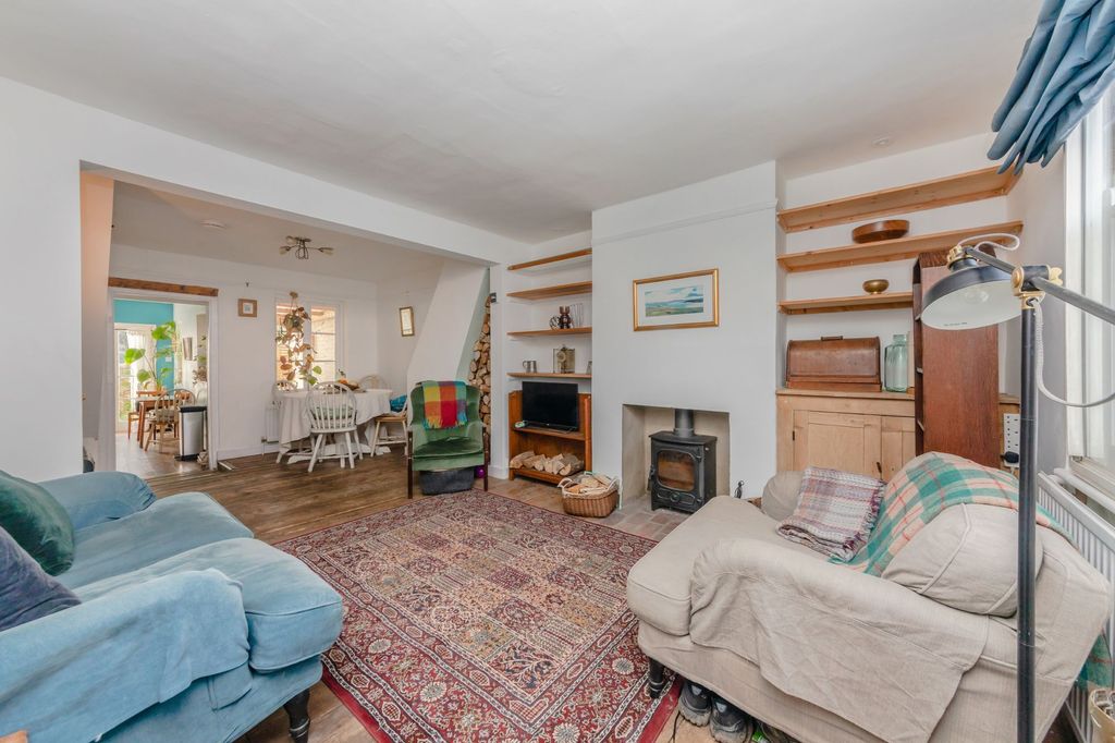 Property photo 3 of 19