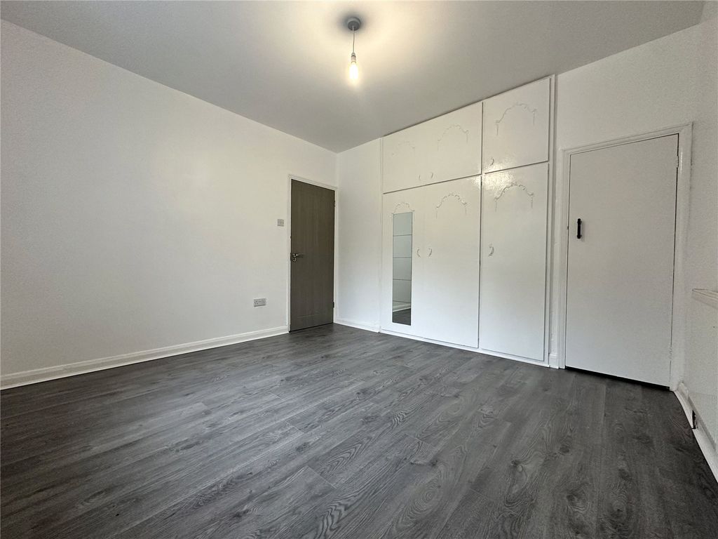 Property photo 3 of 10 Picture No. 01