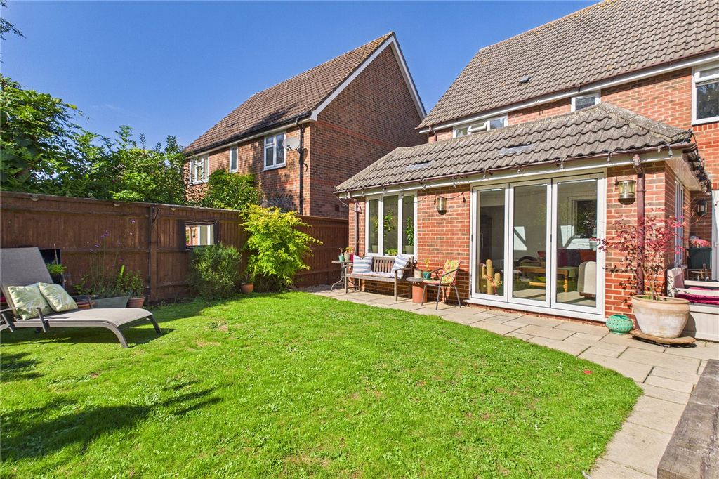 Property photo 2 of 22 Garden