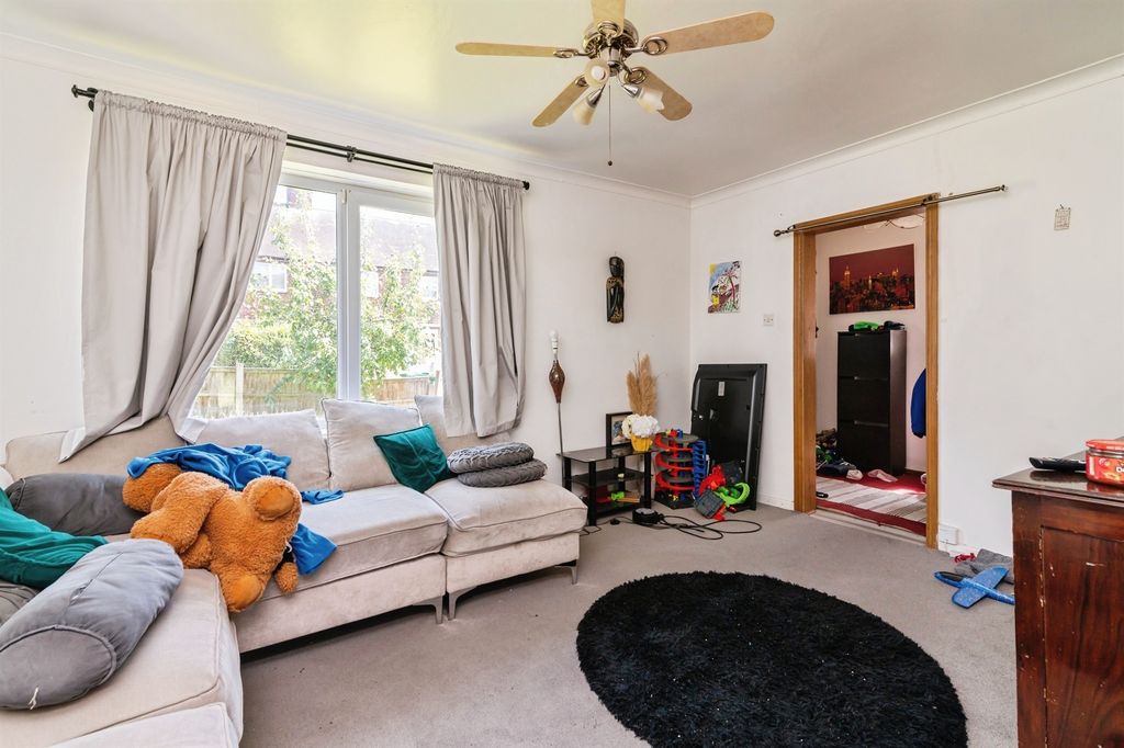 Property photo 3 of 17