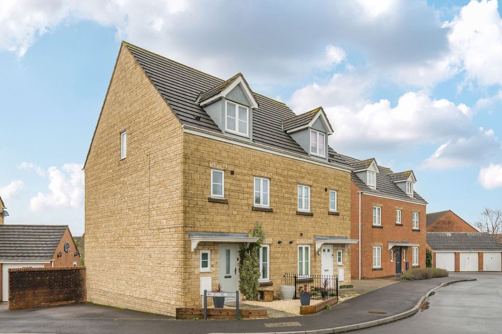 Property photo 1 of 23