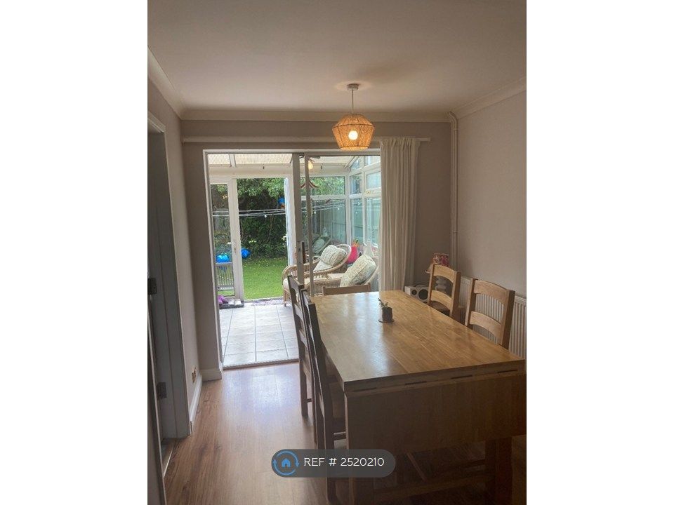 Property photo 3 of 17 Dining Room