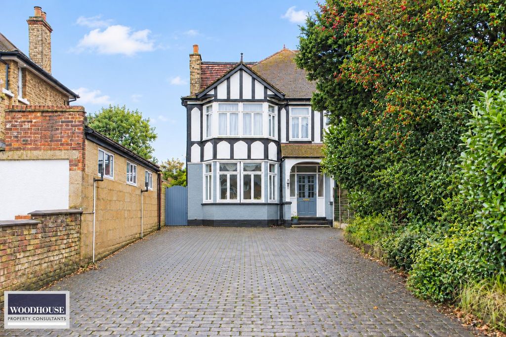 Property photo 1 of 42