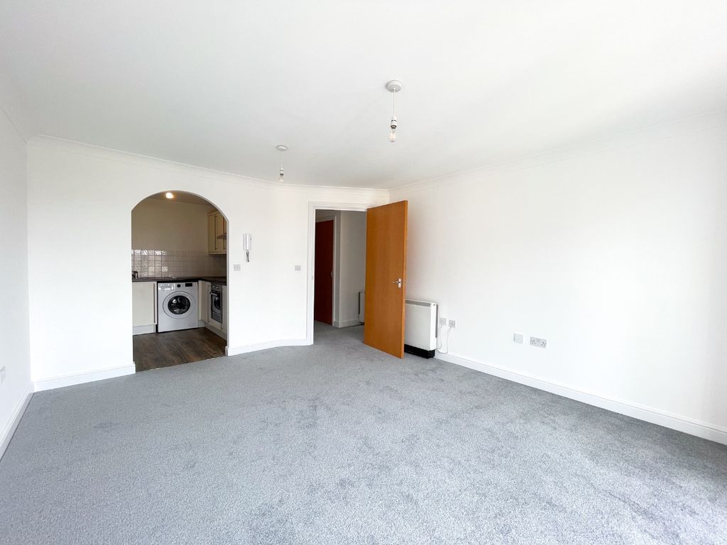 Property photo 2 of 12 4441592