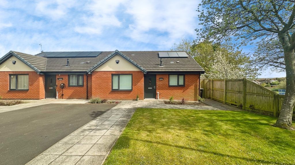 Property photo 1 of 10 Front External