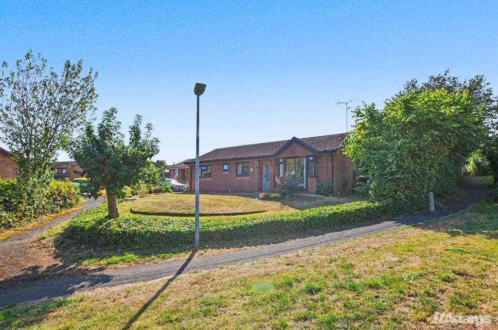 Property photo 2 of 39