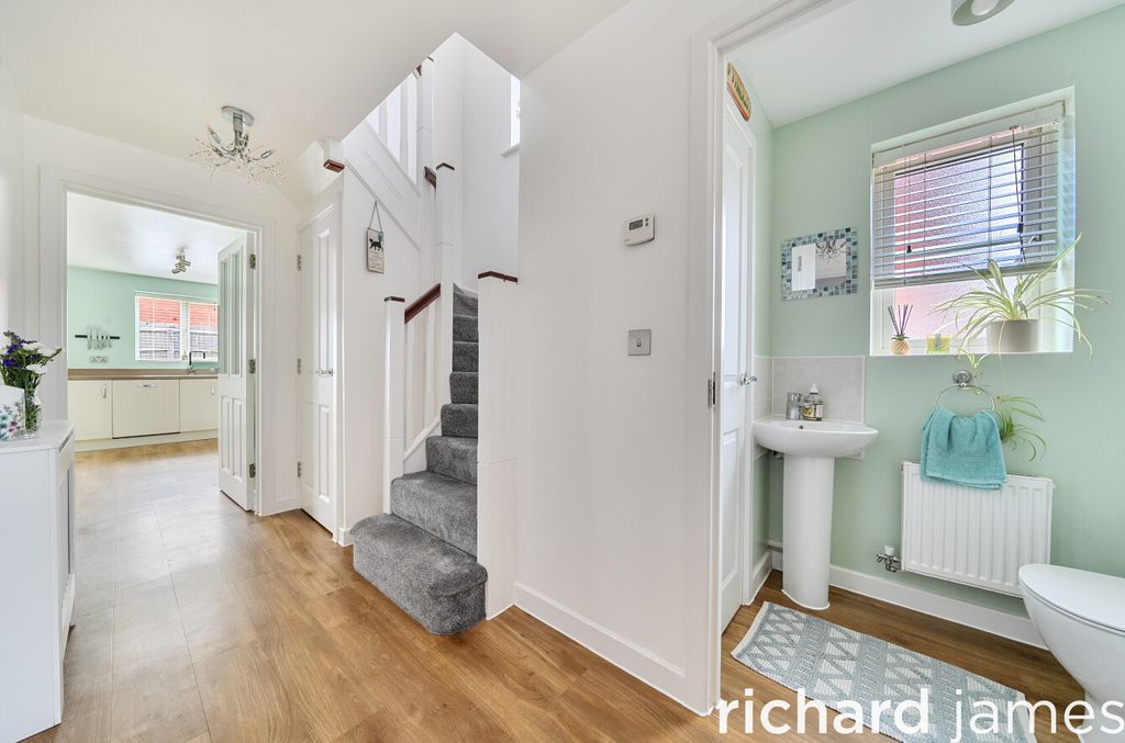 Property photo 2 of 18 c19E146d15Df4952935Ebf0d5Fc2B6E7