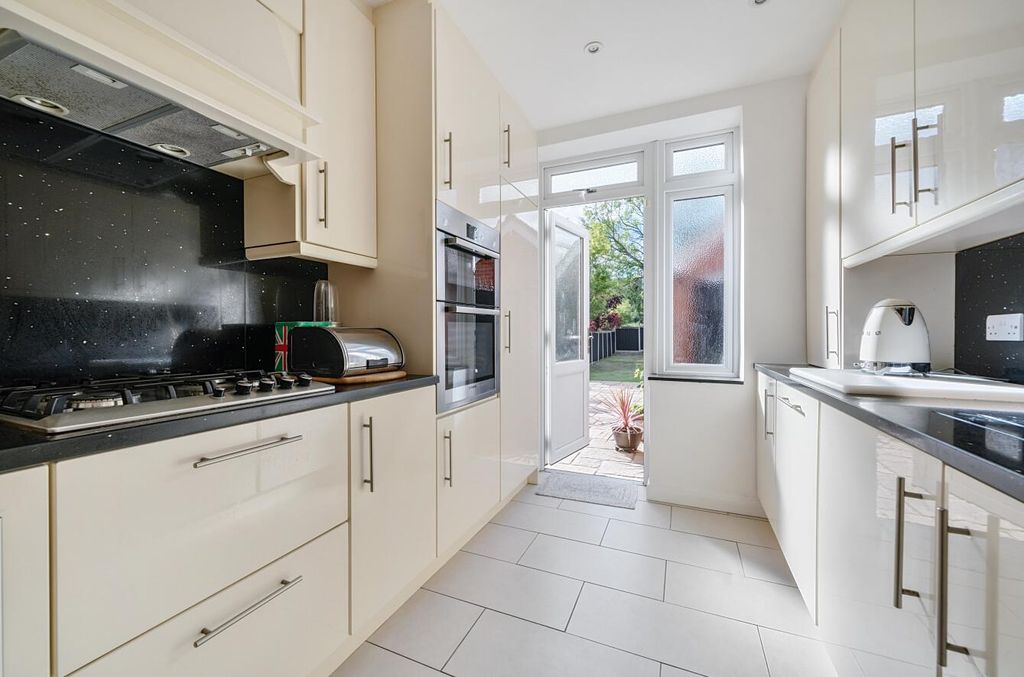 Property photo 3 of 19 1341700-8-689E14Ac849Ed.Jpg