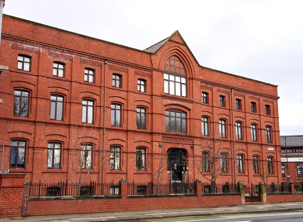 Property photo 2 of 36