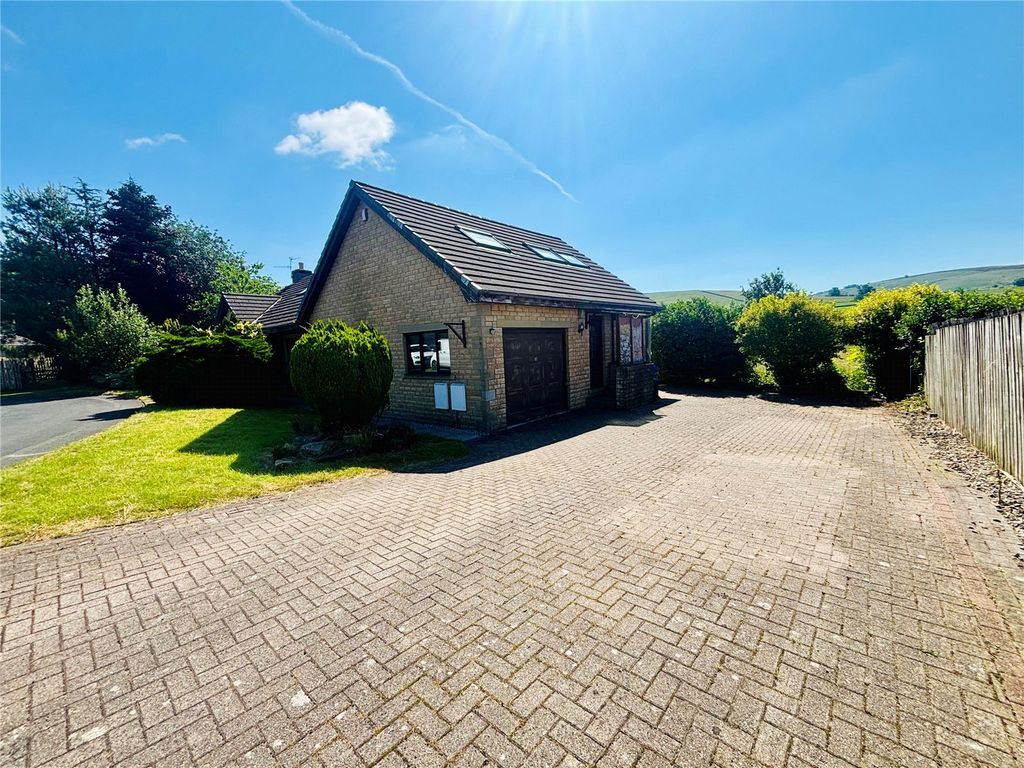 Property photo 3 of 16 Picture No. 24
